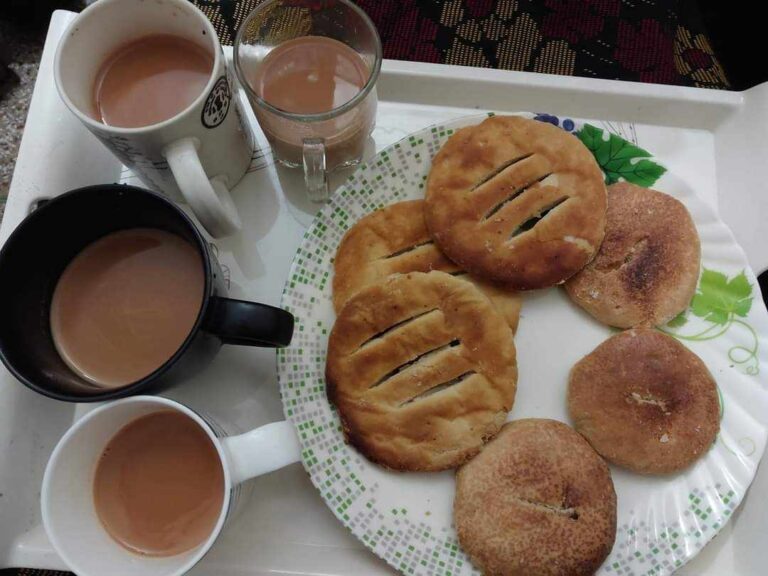 ঢাকাই রুটির বিশেষত্ব হলো বাকরখানি